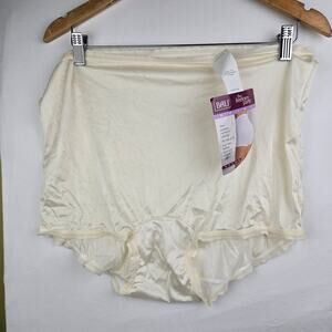 Bali freeform nylon panty grandma size 7
